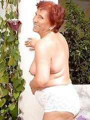 mature grandmother fucking pictures
